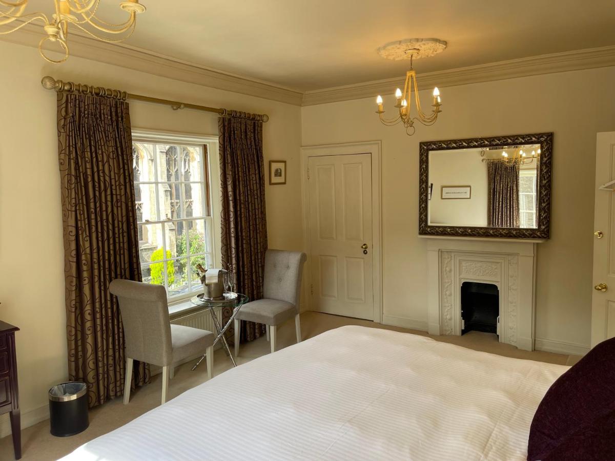 Crownplace Bury St. Edmunds Zewnętrze zdjęcie
